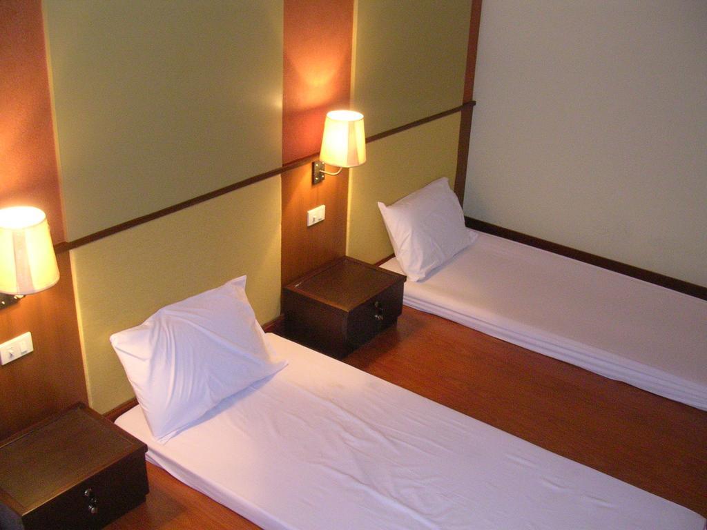 Hatyai Golden Crown Hotel Хат'яй Екстер'єр фото