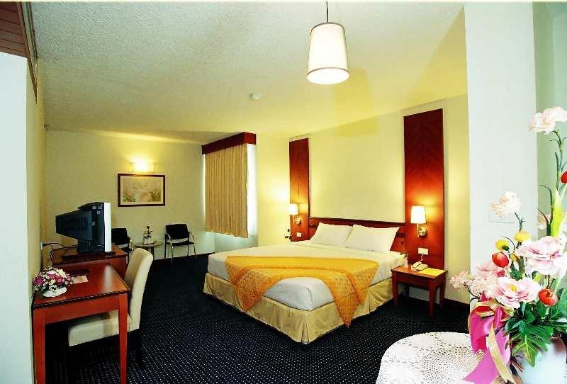 Hatyai Golden Crown Hotel Хат'яй Екстер'єр фото